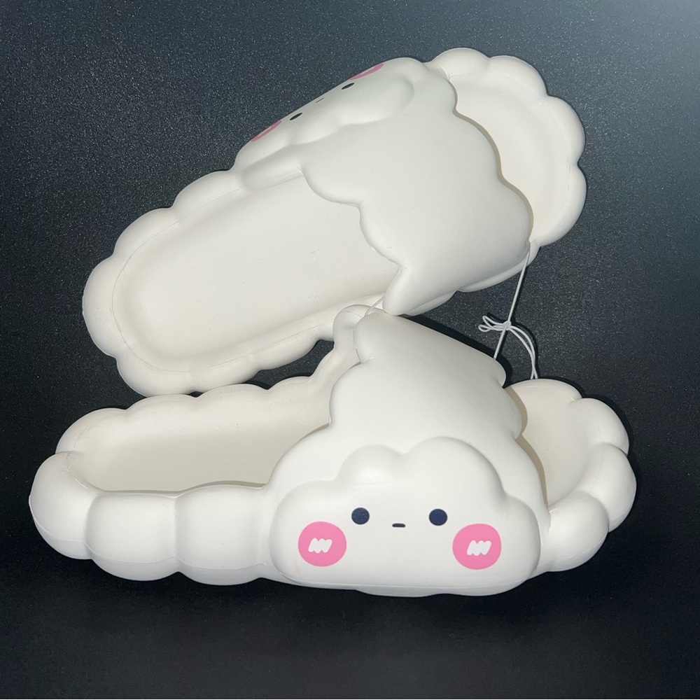 White cute aesthetic cloud slippers! No tag/box but new never worn and w/ bag!!